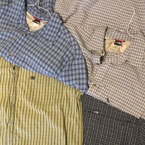 Lot of 4 North Face Men’s shirts. Dark blue is L/S. All others are S/S.